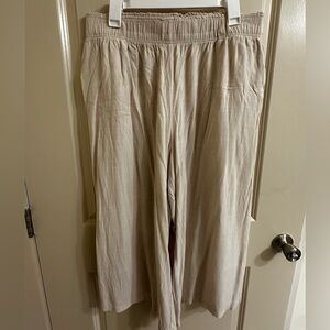 Cream Flowy Cropped Pants